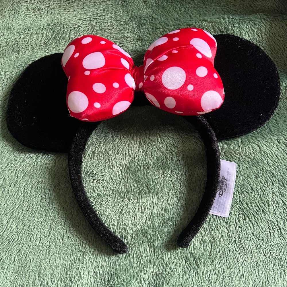 Authentic Disney park Minnie Mouse ear headband